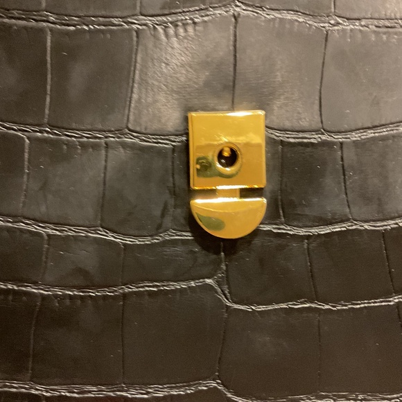 New JW PEI Black Mini Shoulder Croc Embossed Faux Leather Bag with Gold Hardware - Picture 4 of 9